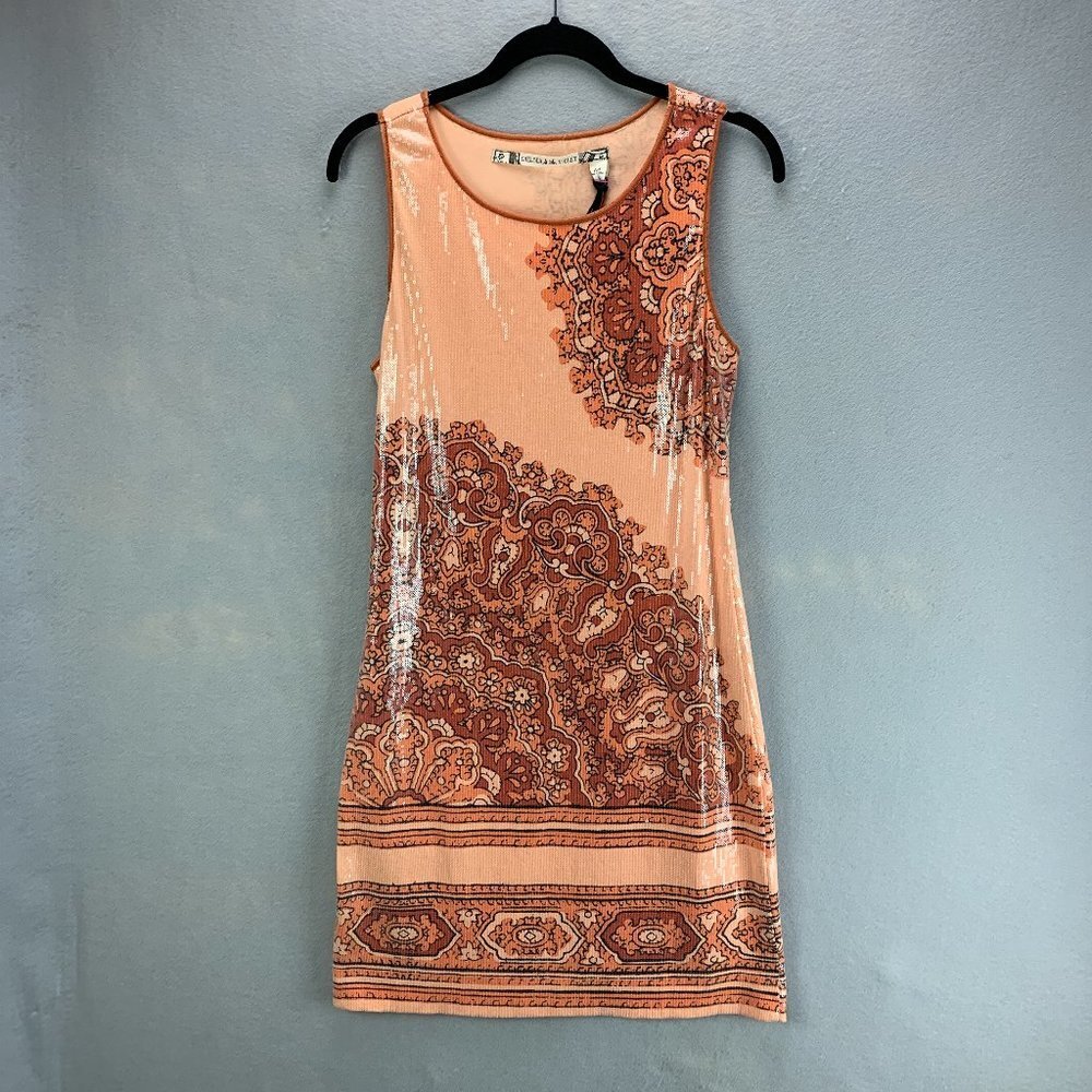 Chelsea & Violet Dress‎ Womens Medium Salmon Sleeveless Shift Sequin Stretch